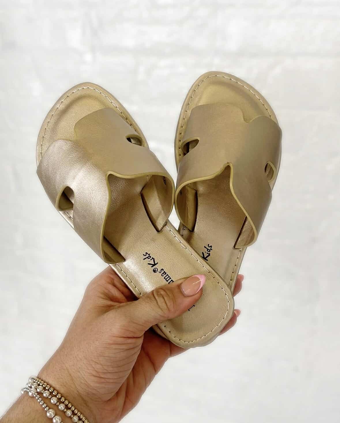Chester Sandal in Gold