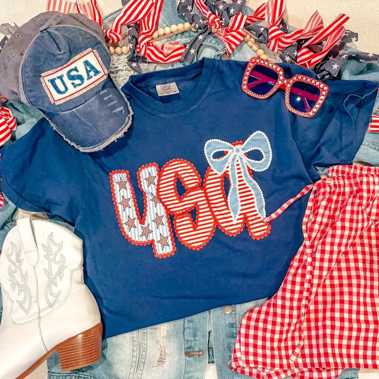 USA Cutesy Graphic Tee in Navy