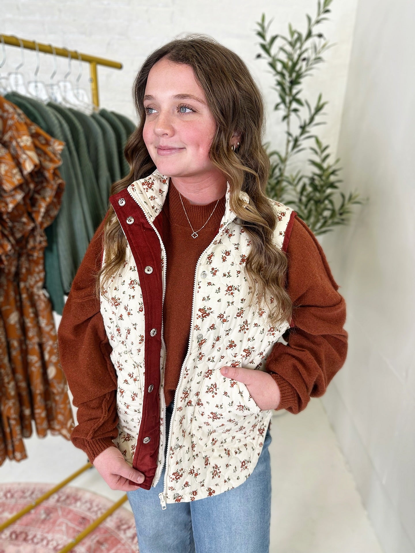 Hannah Floral Vest in Cream
