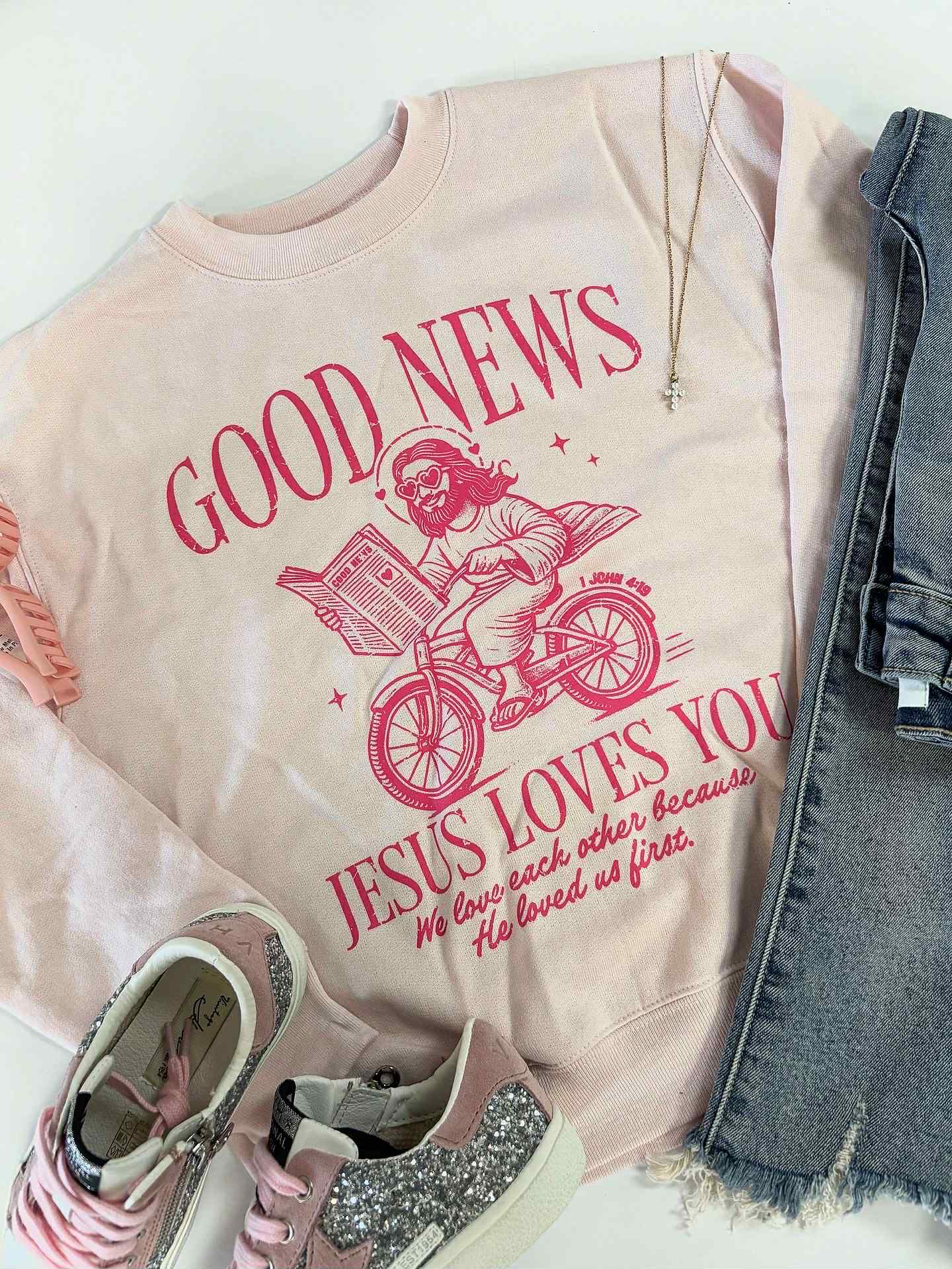 Good News Sweatshirt in Pink