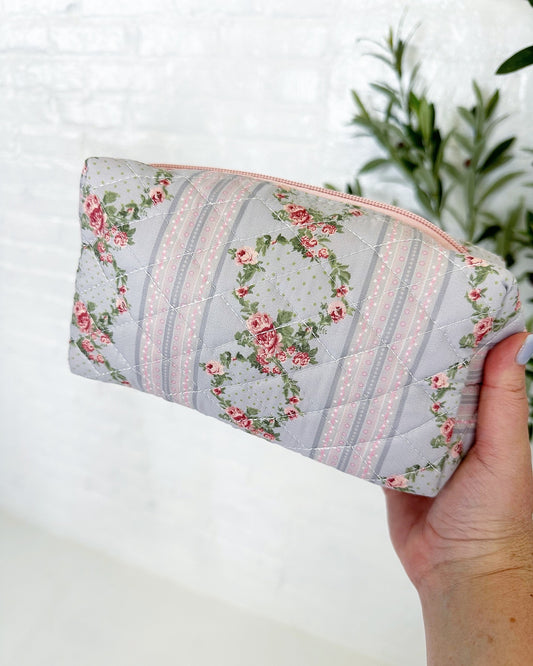 Quilted Floral Design Cosmetic Bag in Blue