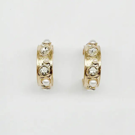 Gold Hammered Hoop Pearl Earring