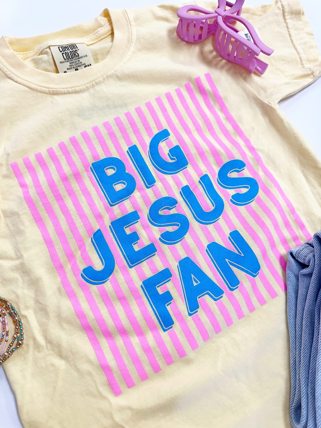 Big Jesus Fan Graphic Tee in Pink