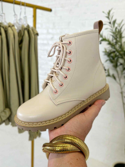 Zora Boot in Bone