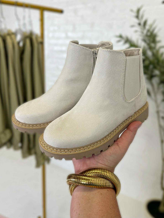 Zophie Boot in Light Grey Seude