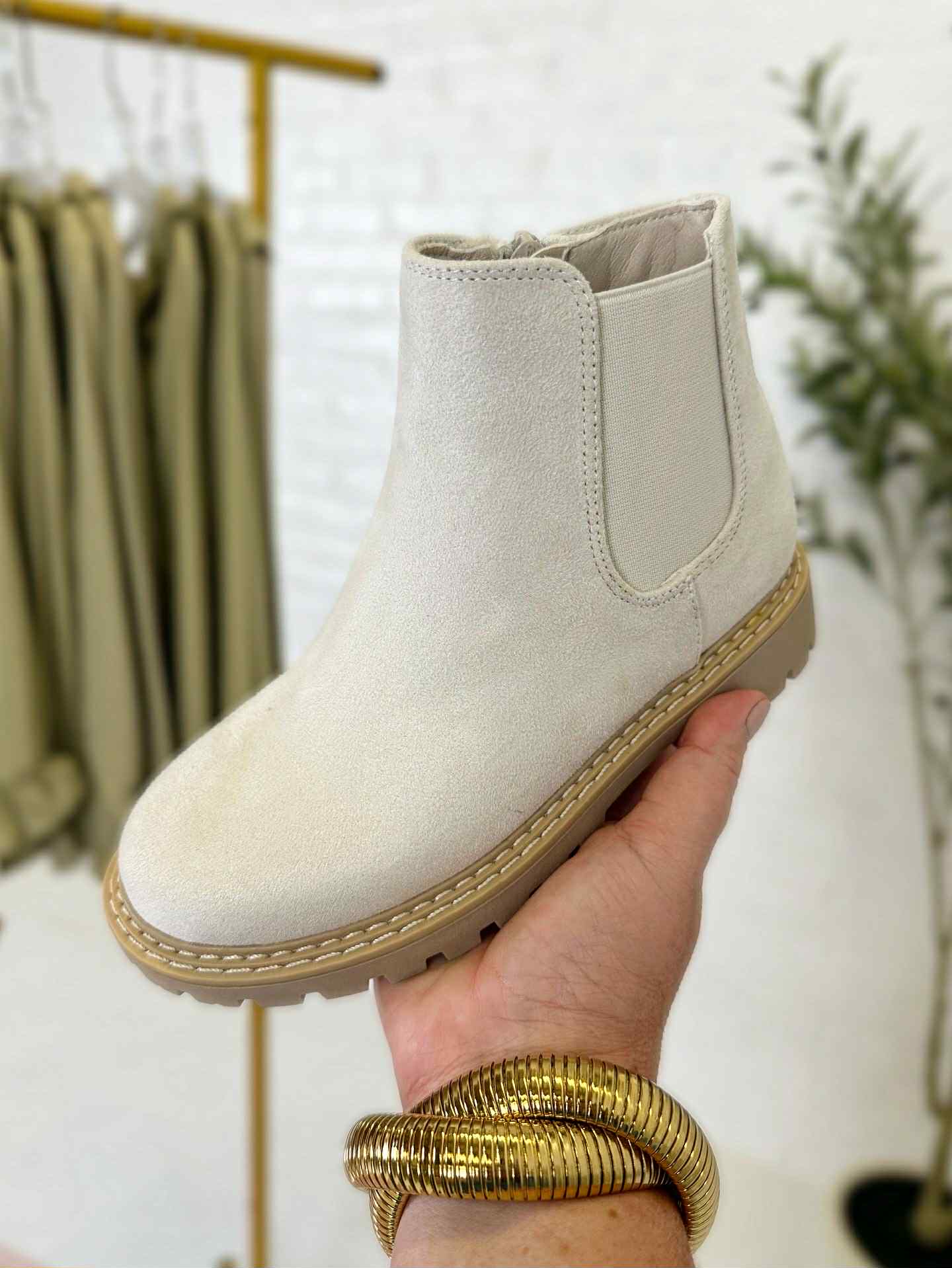 Zophie Boot in Light Grey Seude